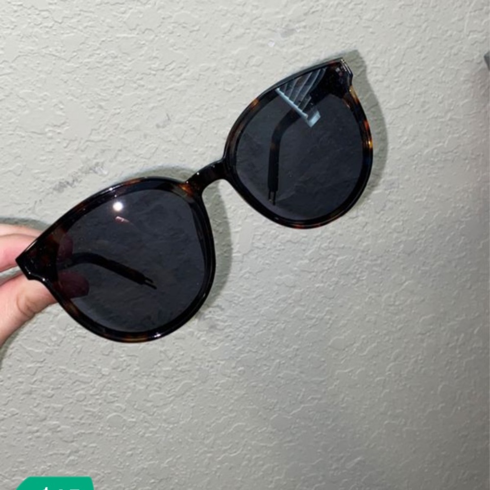 Women’s sunglasses
